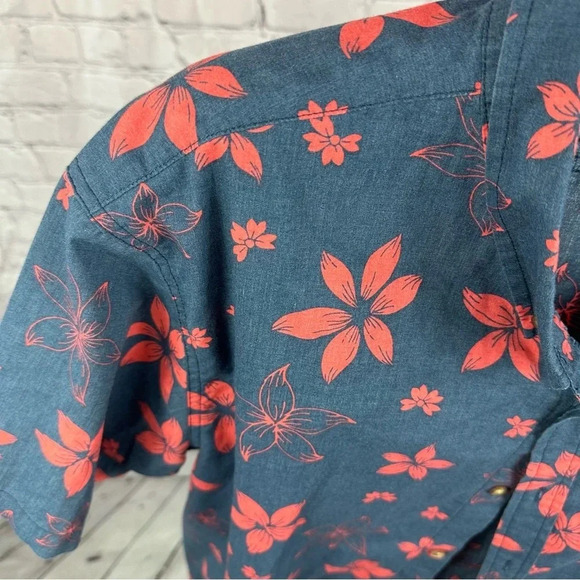 Men's Levi's Hawaiian shirt size XXL Fits Like An XL Like New Conditon - Picture 2 of 5